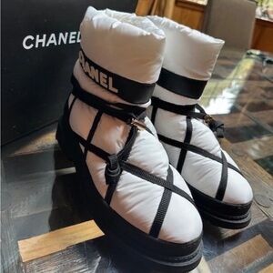 ❄️ CHANEL Snow Boots – EU 40 – Authentic – Luxurious Shearling Lined - US  9-9.5